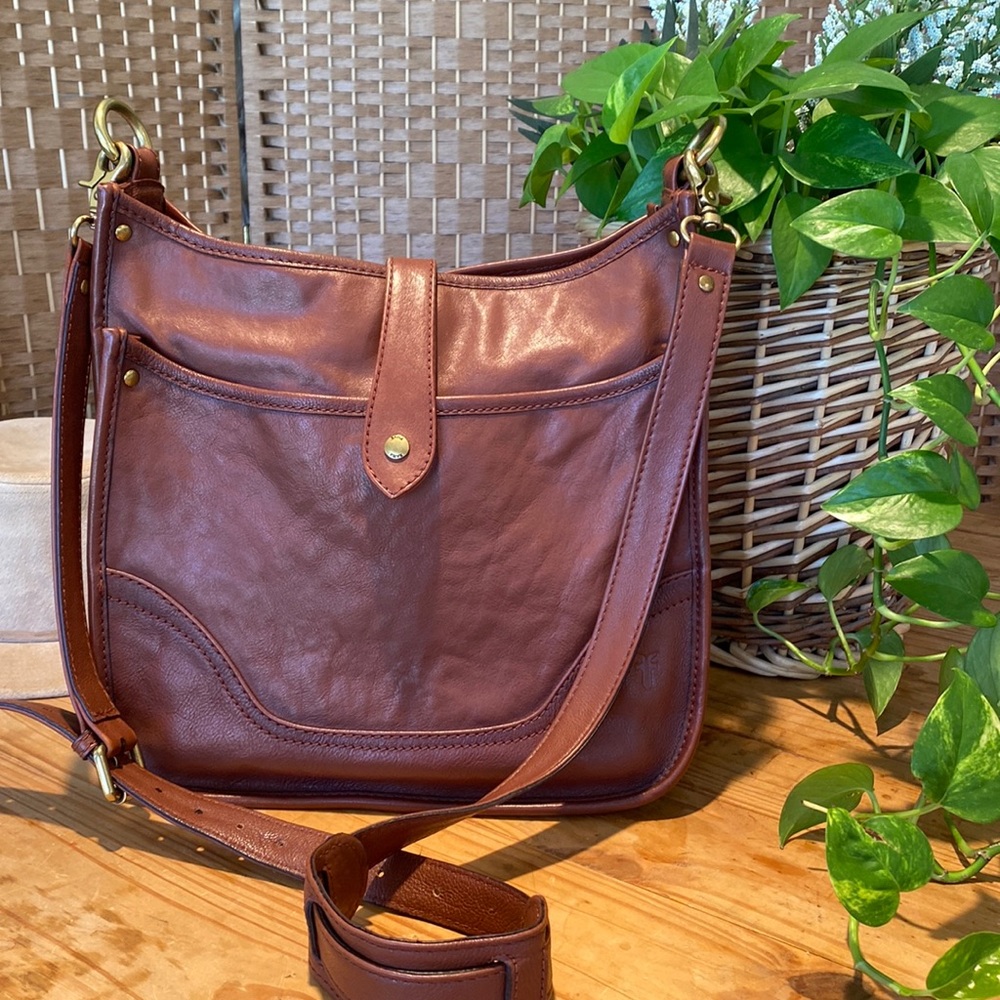 🎉 FANTASTIC FRYER MADISON NORTH SOUTH CROSSBODY BAG‼️
